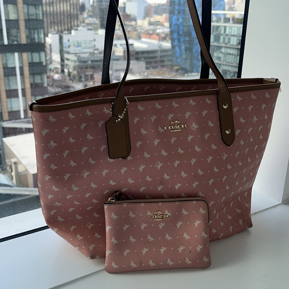 Rare COACH Tote Bag Butterfly Butterfly PVC Leather with Small Wristlet